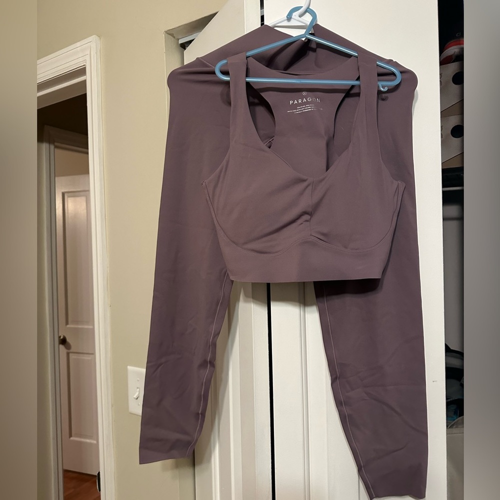 Paragon fitwear set. Size mediums. Like new.